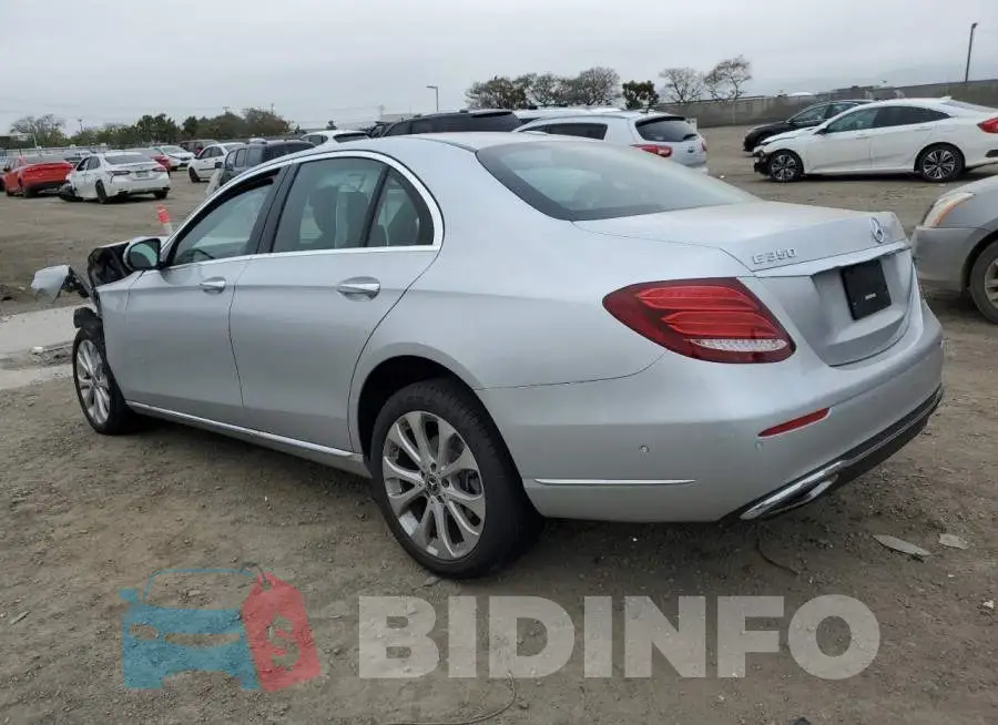 WDDZF8DB4LA740901 Photo# 2