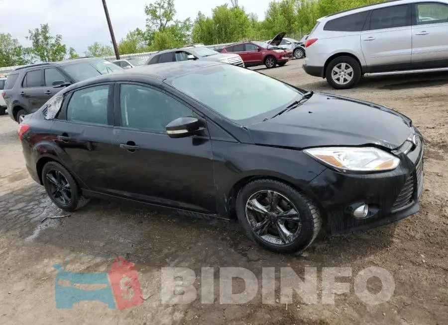 1FADP3F24EL392127 Photo# 4