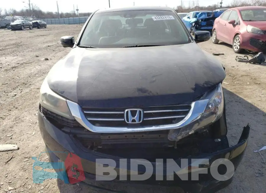 1HGCR2F82FA158694 Photo# 5