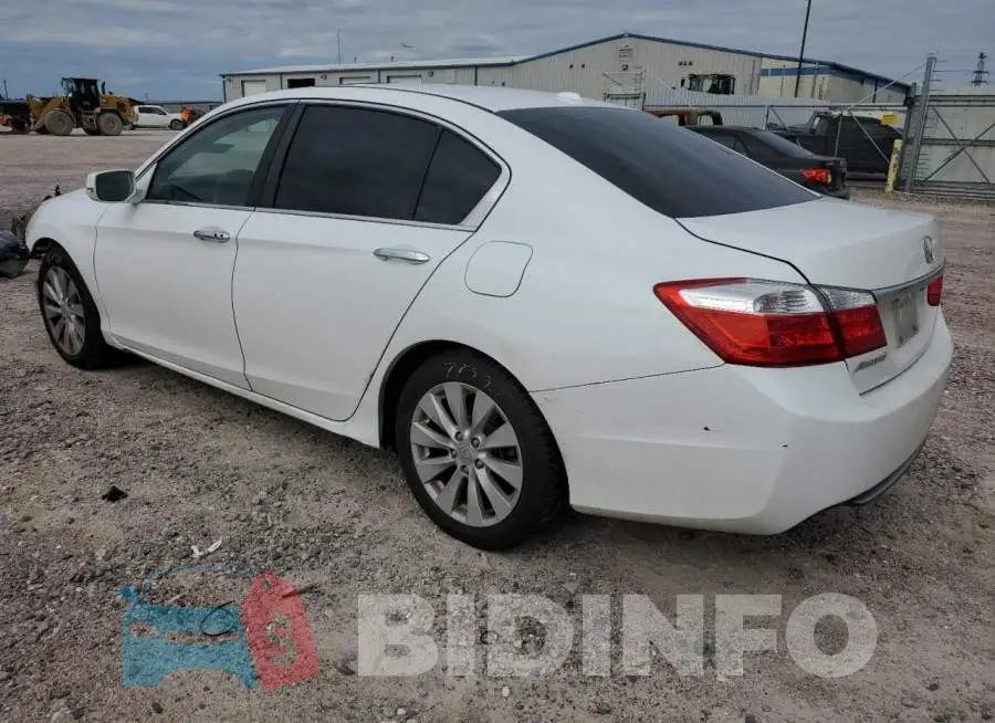 1HGCR2F82FA180789 Photo# 2