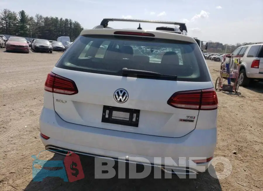 3VW117AU3JM762729 Photo# 6