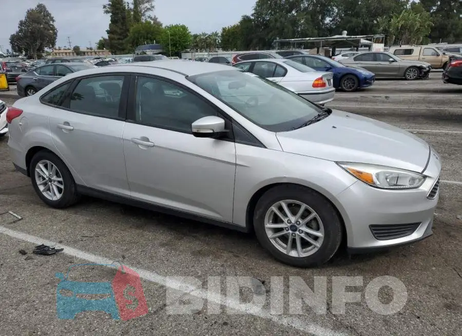 1FADP3F24HL245682 Photo# 4