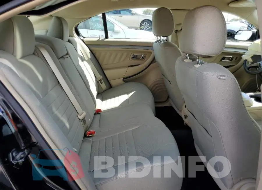 1FAHP2D80GG111715 Photo# 10