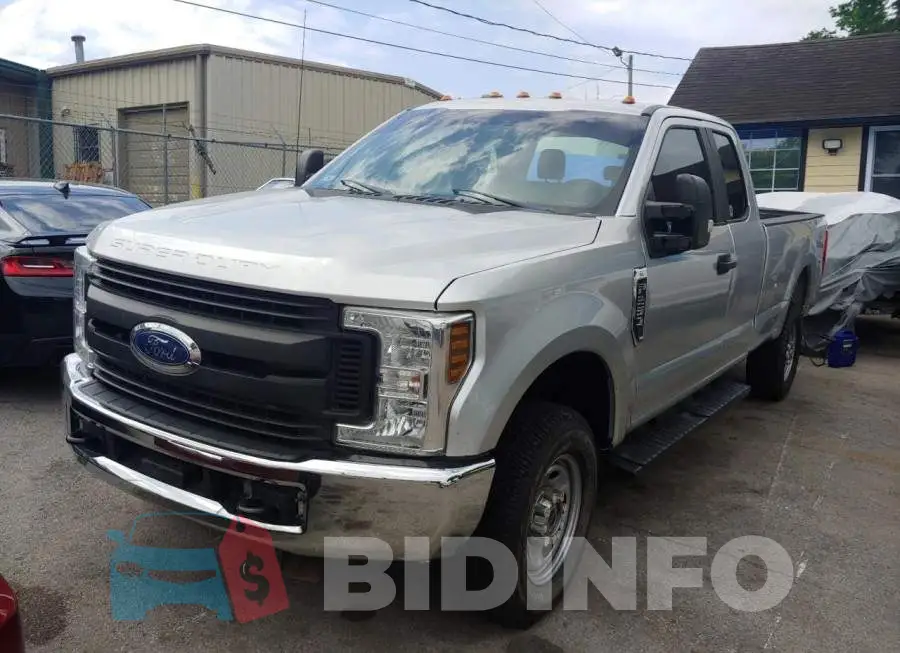 1FT7X2BTXKED47855 Photo# 2