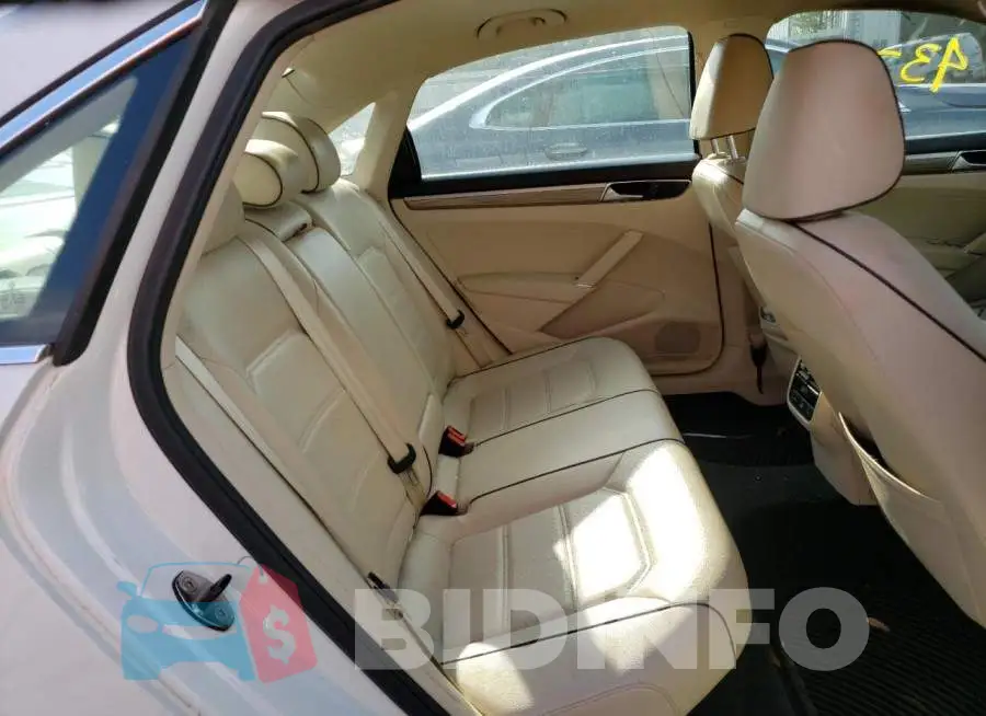 1VWBS7A31GC057351 Photo# 6
