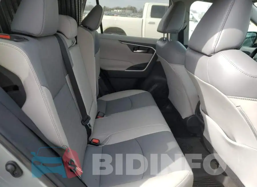 2T3A1RFV8MW158287 Photo# 10