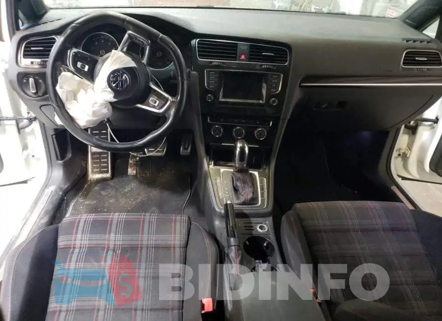3VW4T7AUXFM009228 Photo# 8