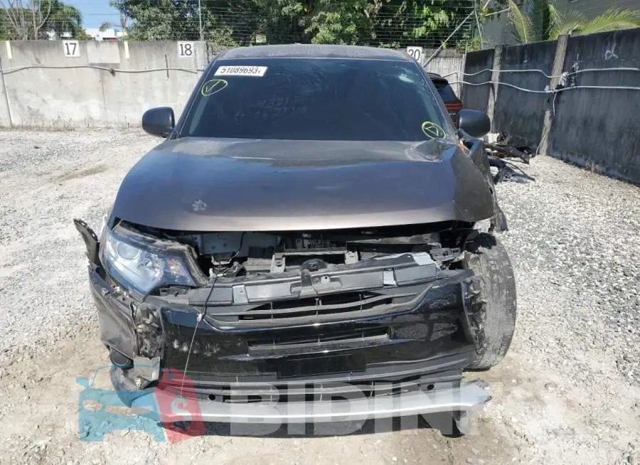 JA4AD2A35JZ068492 Photo# 5