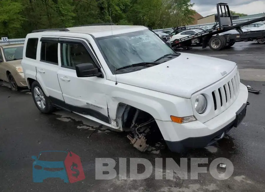 1C4NJRFB1ED660774 Photo# 4