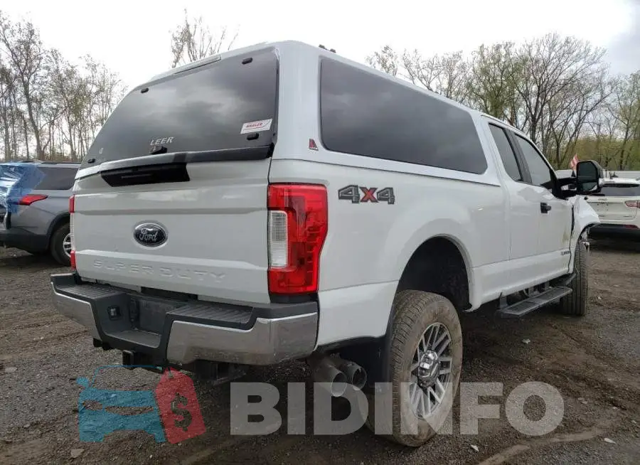 1FT7X2BT9JEC85265 Photo# 3