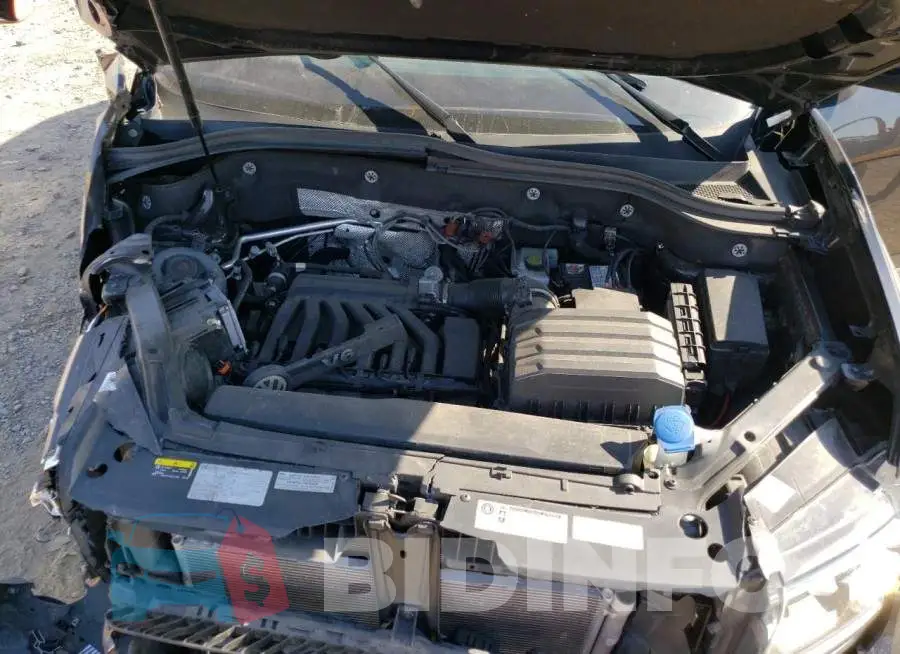 1V2MR2CA8JC550469 Photo# 12