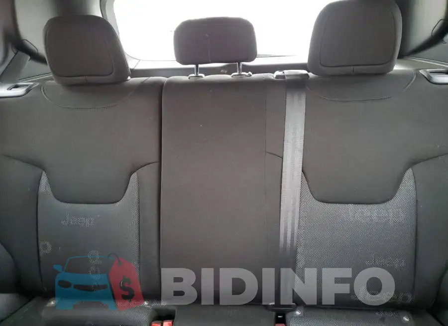 ZACCJBAB9HPG15528 Photo# 10