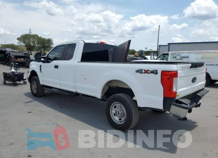 1FT7X2B61HED15556 Photo# 2