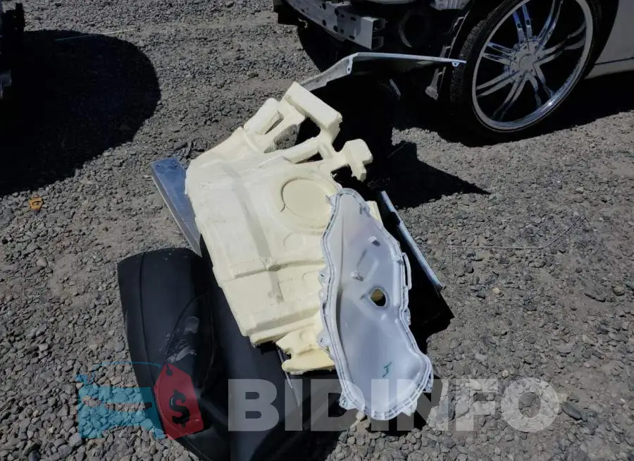 4T1K61AK3NU702547 Photo# 12