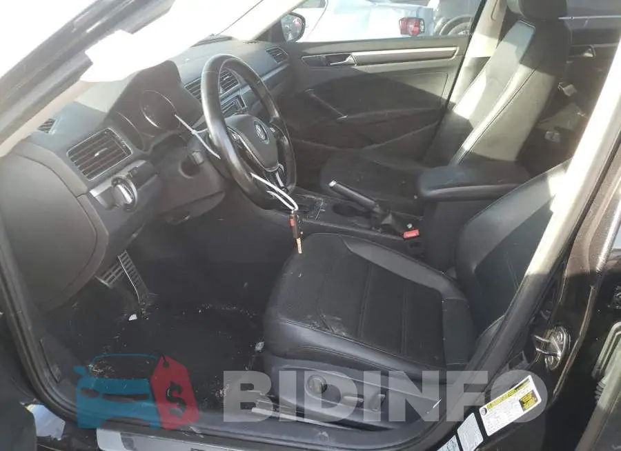 1VWDT7A3XHC032360 Photo# 7