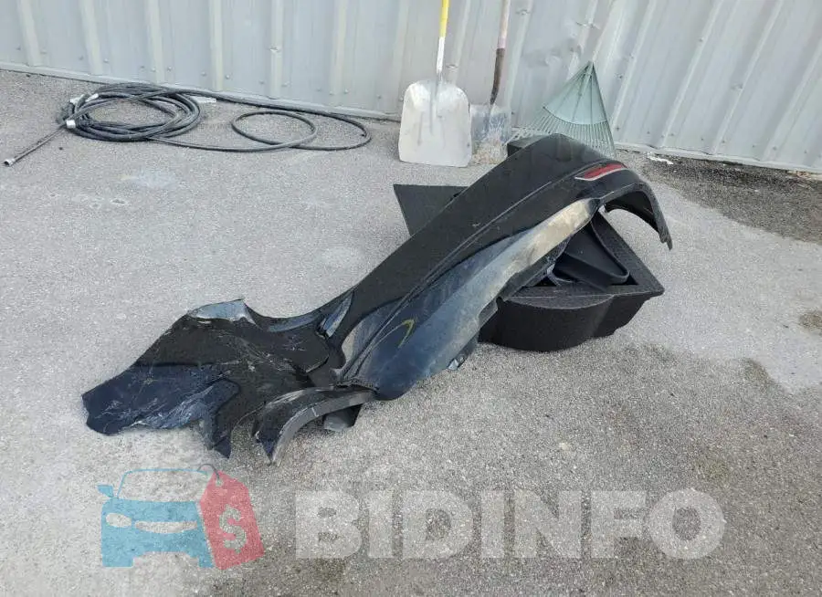 19UUB2F57FA013827 Photo# 12