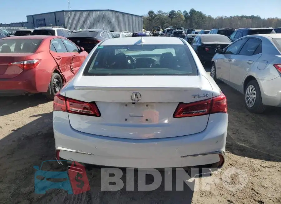 19UUB2F83KA004496 Photo# 6