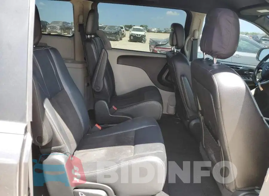 2C4RDGCG9KR568138 Photo# 11