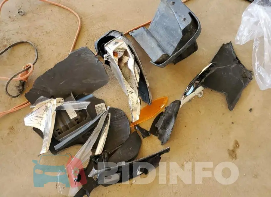 1G1ZB5ST5LF012905 Photo# 12