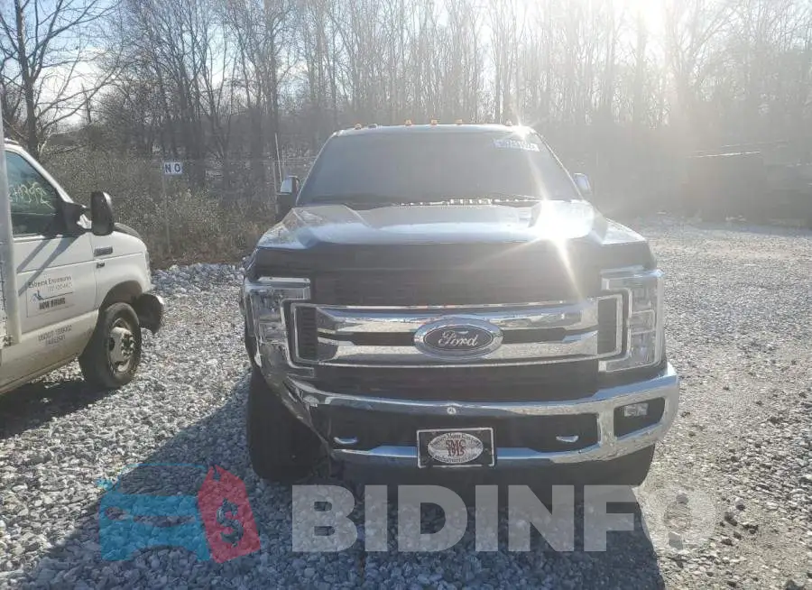 1FT8W3BT2JEB46530 Photo# 5