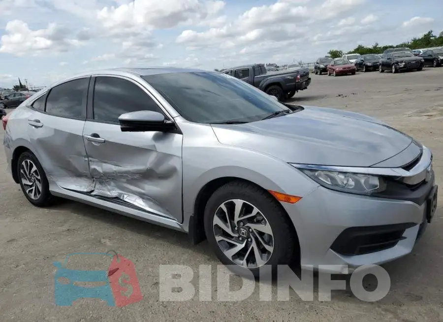 19XFC2F77HE233166 Photo# 4