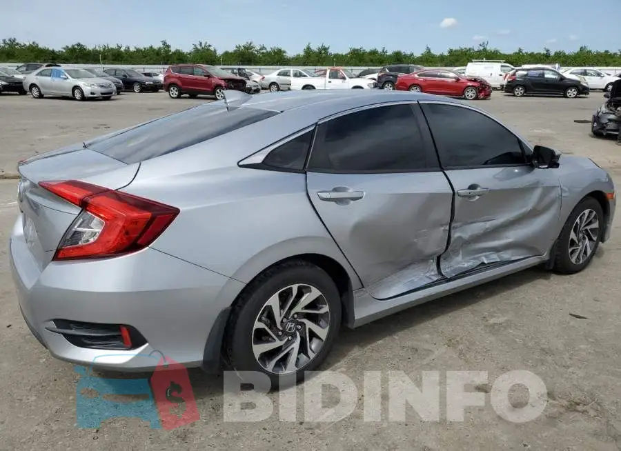 19XFC2F77HE233166 Photo# 3