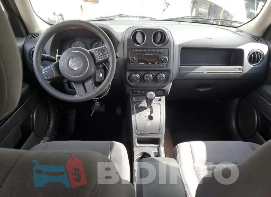 1C4NJRBB7FD347266 Photo# 8