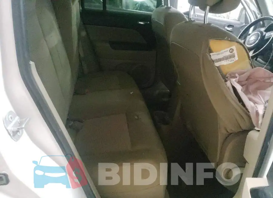 1C4NJRFB7ED910275 Photo# 11