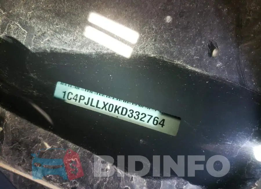 1C4PJLLX0KD332764 Photo# 13