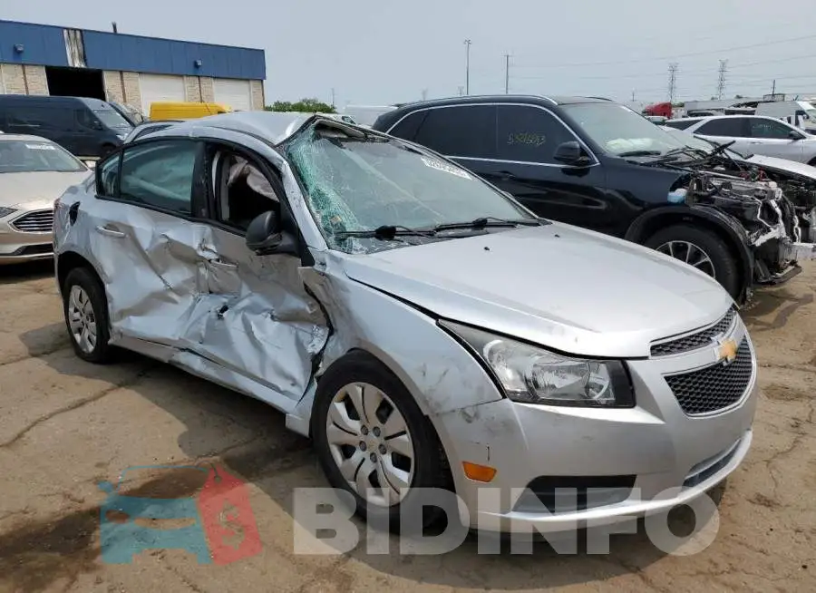 1G1PA5SH3E7197121 Photo# 4