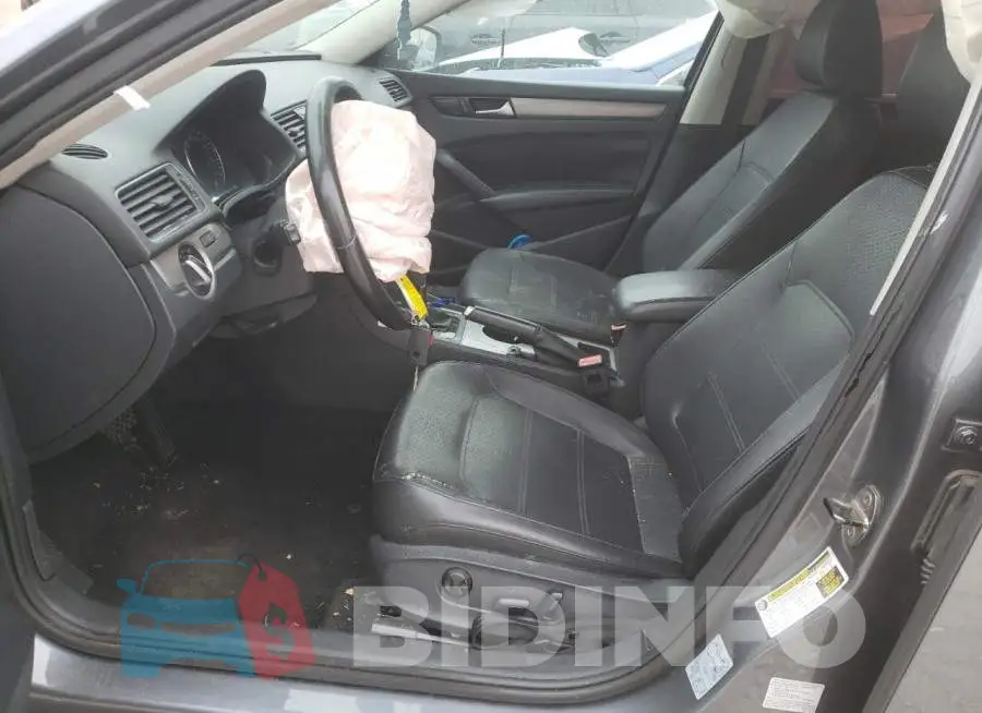 1VWBS7A38EC046487 Photo# 7