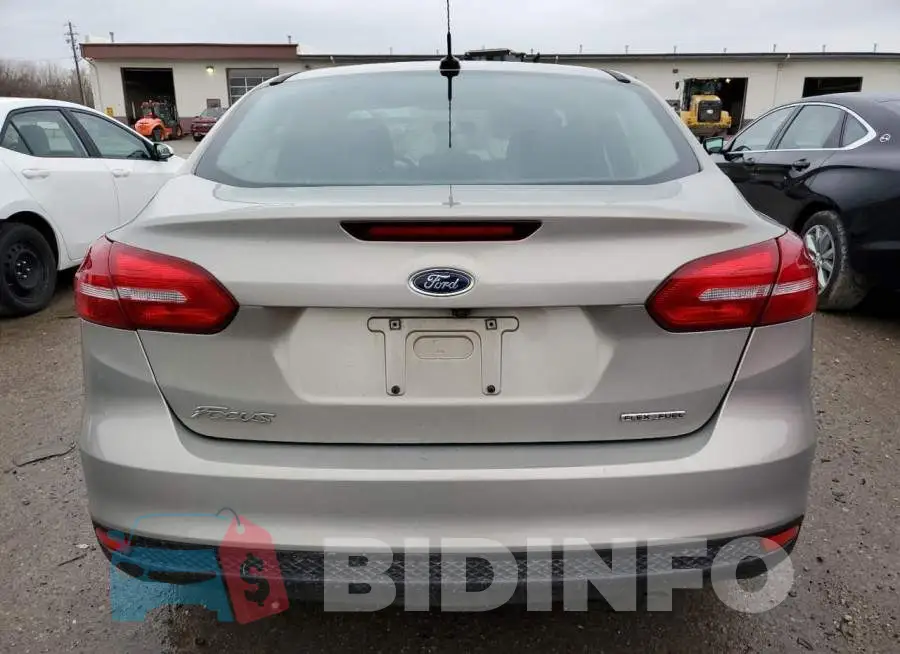 1FADP3F24GL336272 Photo# 6