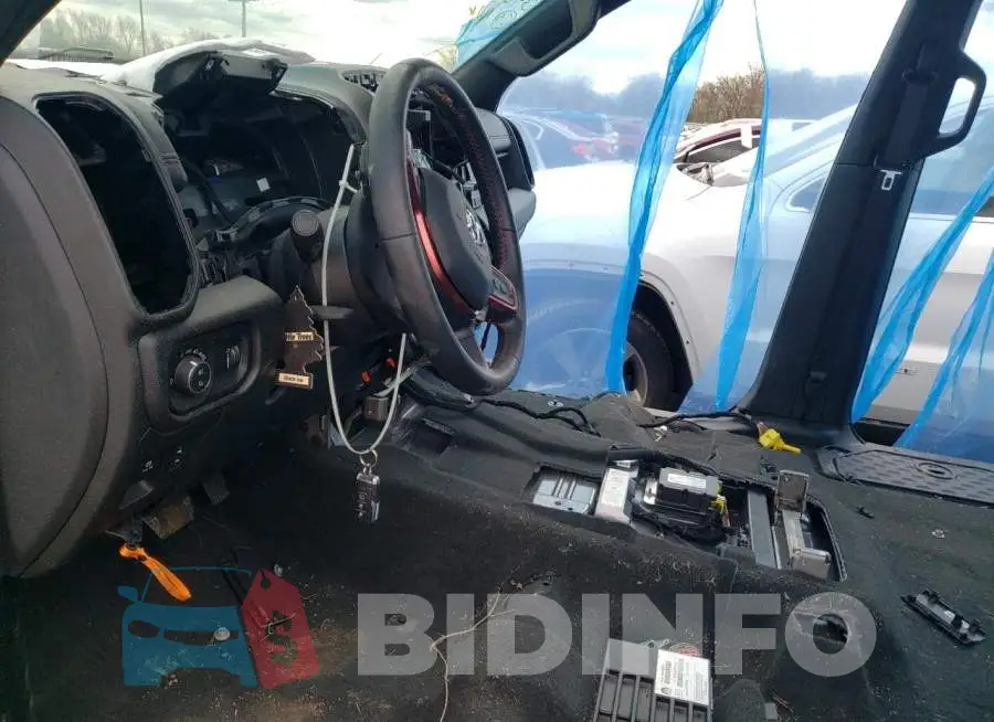1C6SRFLT1NN427633 Photo# 7
