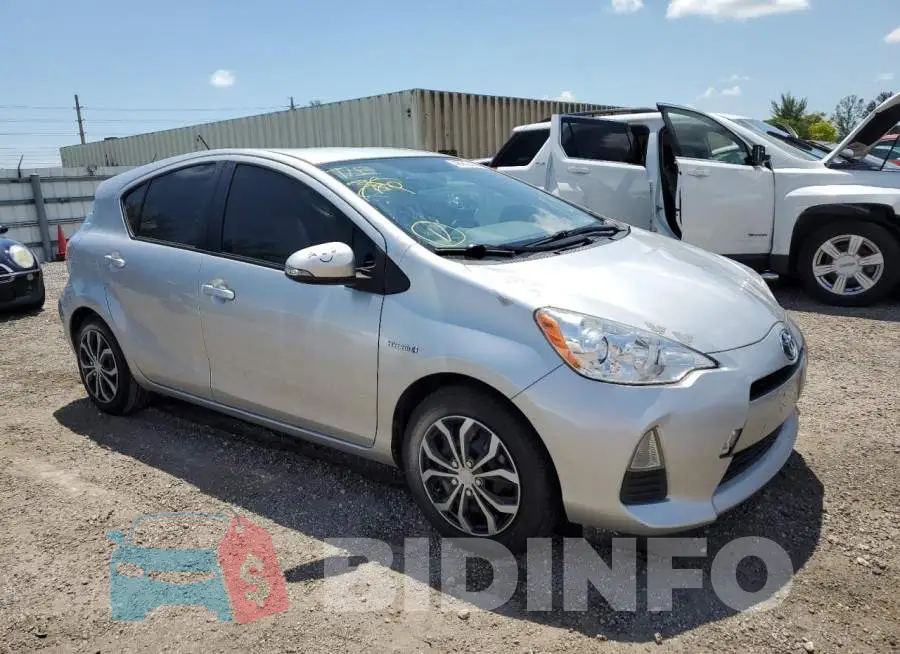 JTDKDTB32E1567544 Photo# 4
