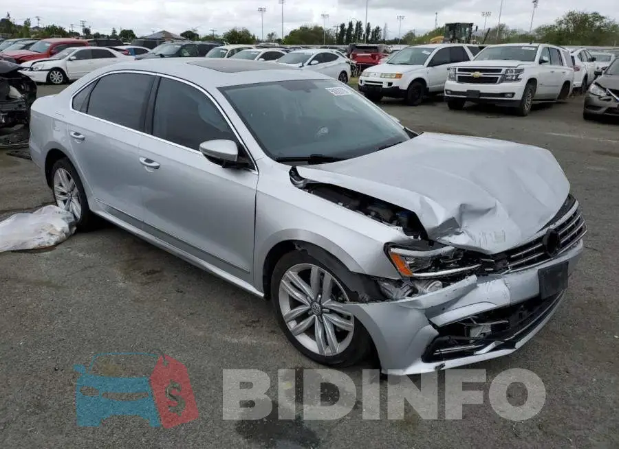 1VWGT7A38HC069484 Photo# 4