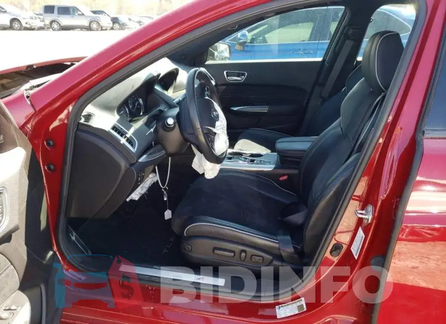 19UUB2F67JA009987 Photo# 7