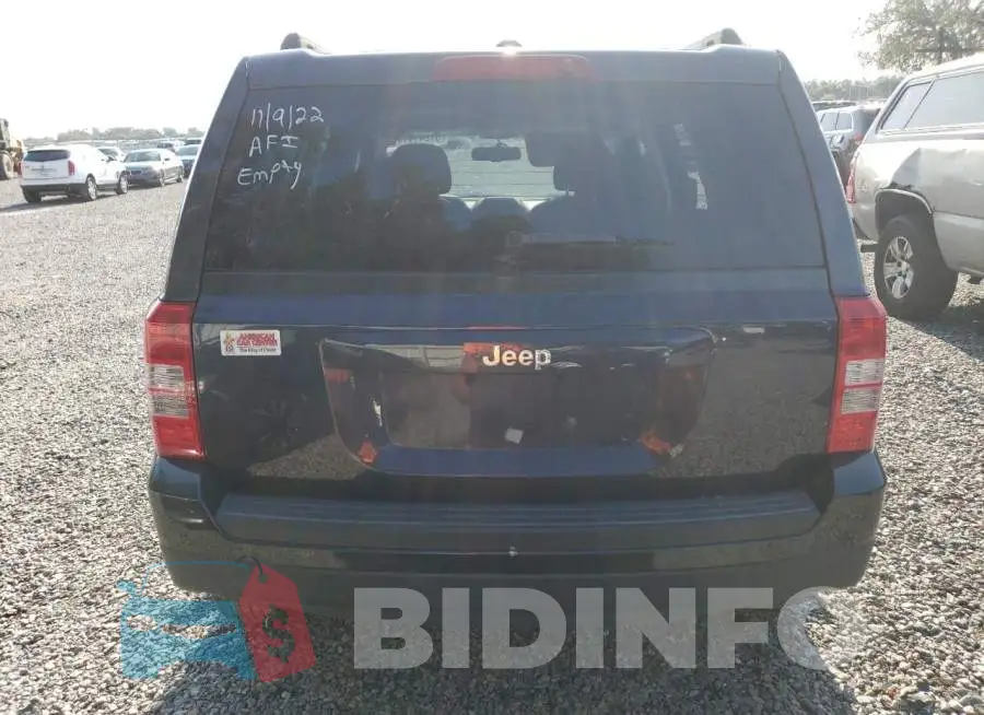 1C4NJPBB2GD561331 Photo# 6