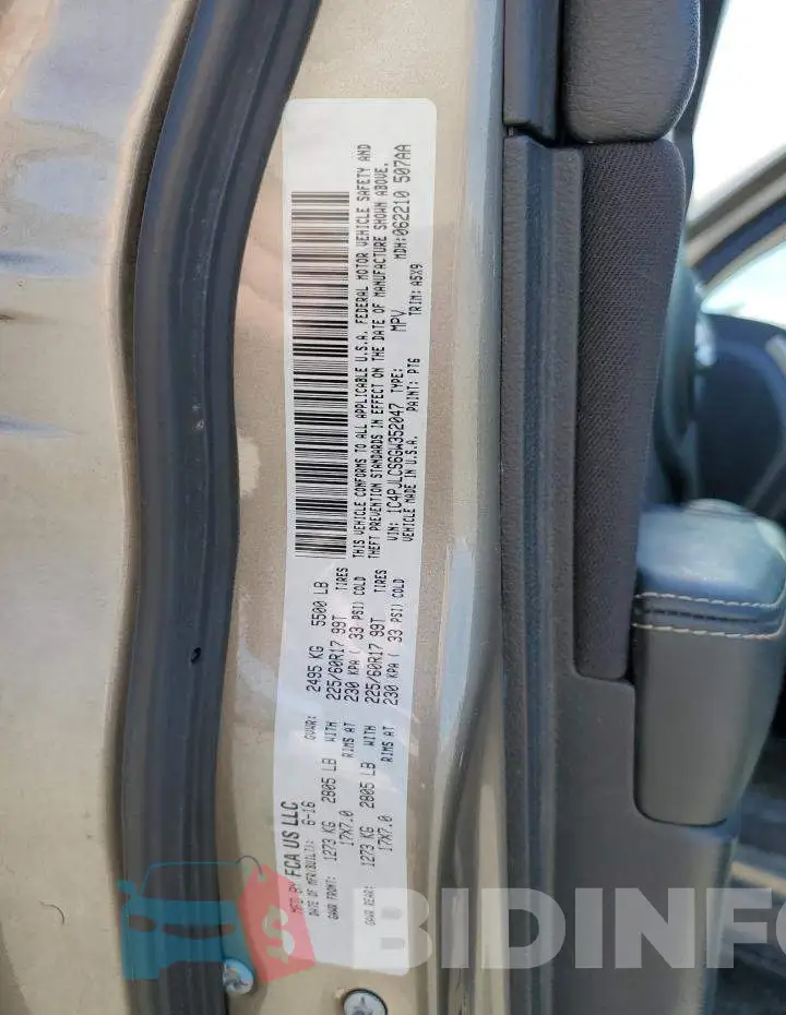 1C4PJLCS6GW352047 Photo# 13