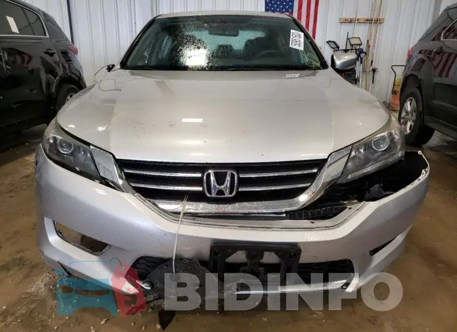 1HGCR2F32EA250441 Photo# 5