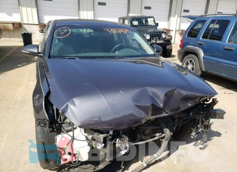 5XXGT4L35HG175437 Photo# 5