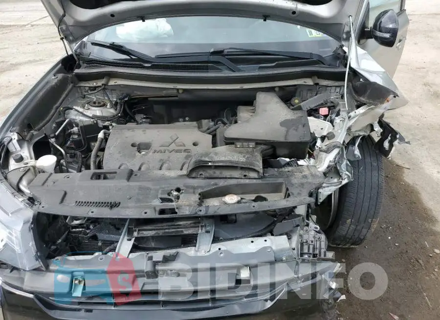 JA4AZ3A37JZ045187 Photo# 12