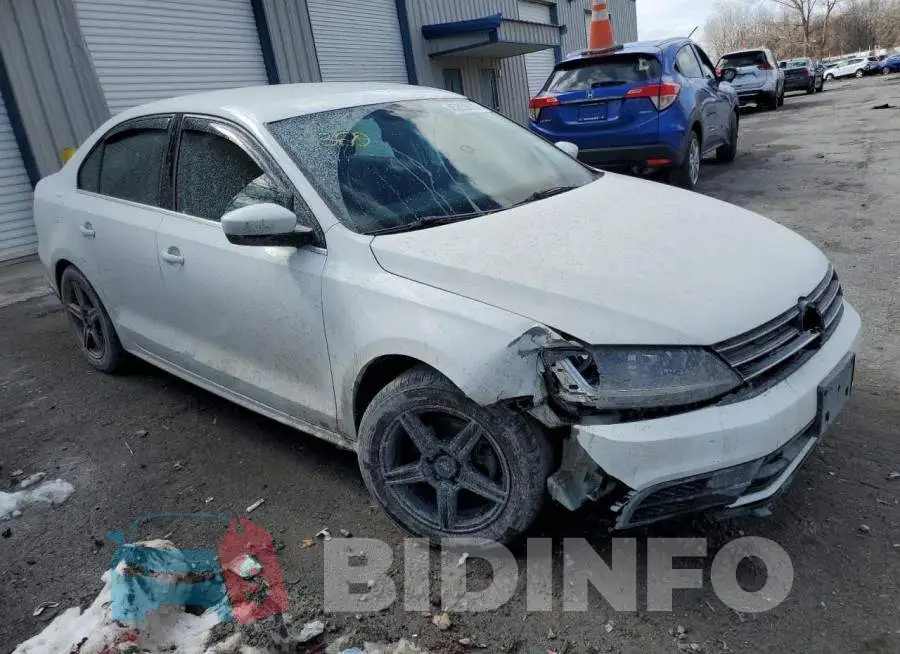 3VW167AJ4HM405948 Photo# 4
