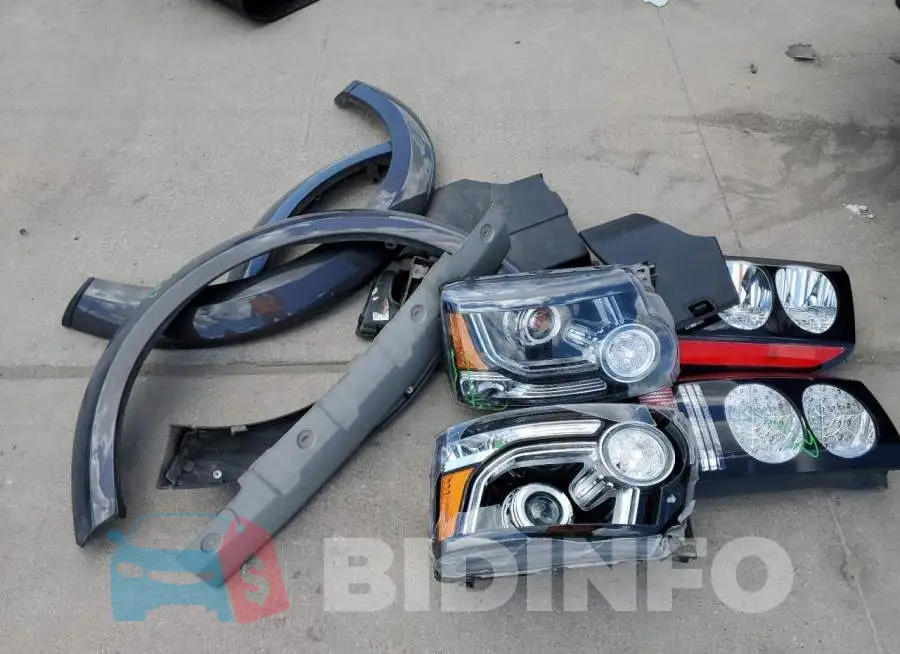 SALAK2V65GA821518 Photo# 13