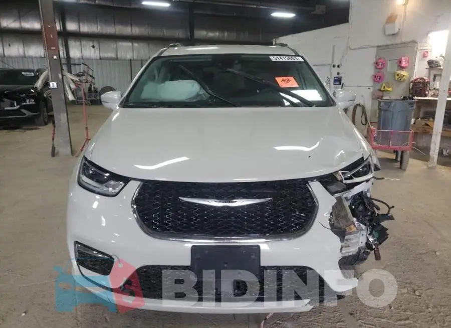 2C4RC3BG9MR511082 Photo# 5