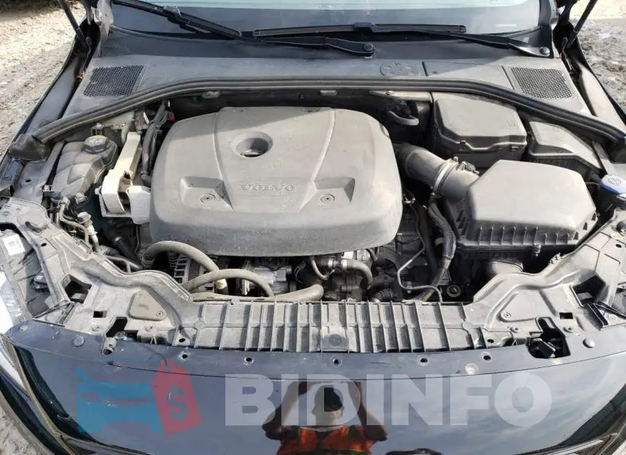 YV126MFL3H2425254 Photo# 11