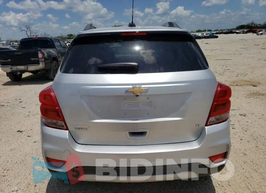 KL7CJLSB1JB693786 Photo# 6