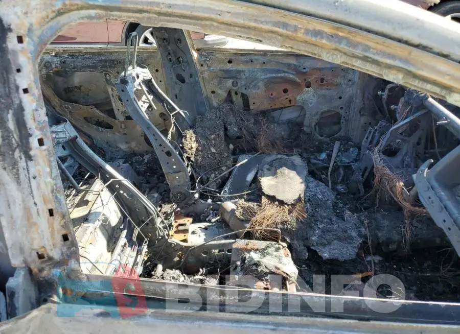1FADP3E28EL172913 Photo# 5