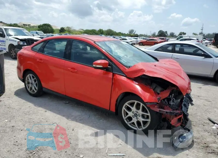 1FADP3F24FL302444 Photo# 4