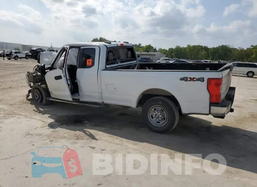 1FT7X2B67NED15718 Photo# 2