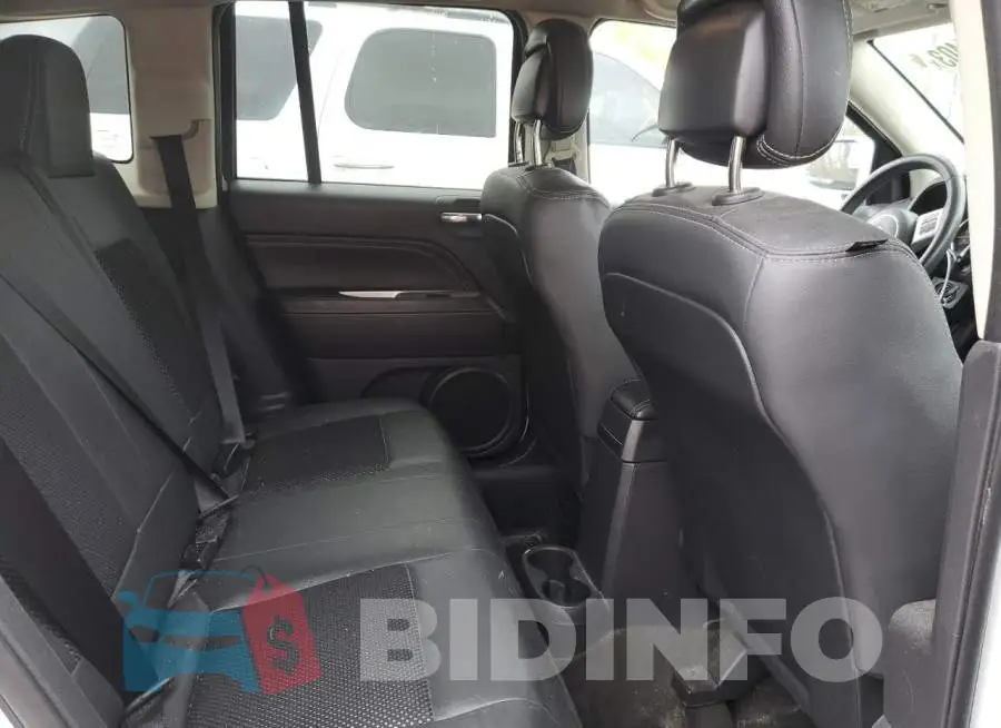 1C4NJDEB0FD151782 Photo# 11